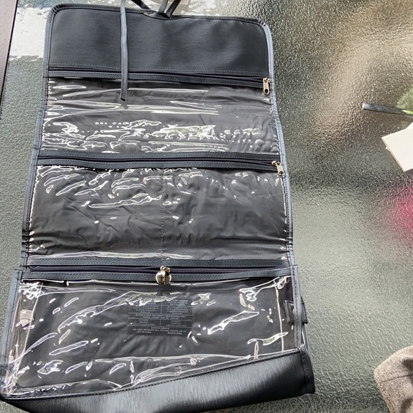 🔥HOST PICK 🔥Shiseido make up organizer/travel case - Picture 5 of 5